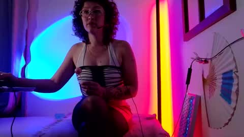 Mx. Anouk Divine online show from 4, 4, 2026