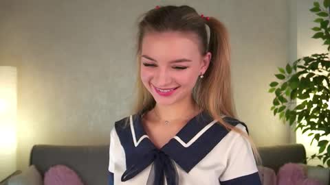 Polly online show from 4, 3, 2026