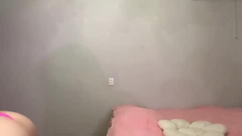 Snapshot of my_pretty_lola chatting on 15, 10, 2025 Lola online show from 15, 10, 2025