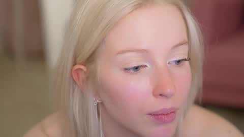 STELLA  Im here today online show from 2, 3, 2025