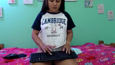 Angel Cute online show from 27, 10, 2025