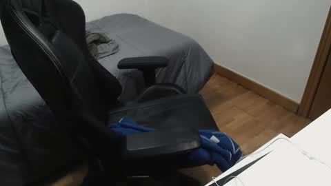 Juan  OF  myhairymacho online show from 8, 1, 2025