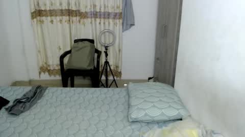 Snapshot of myke_xxx chatting on 2, 11, 2025 mike online show from 2, 11, 2025