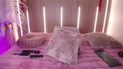 Myla  online show from 26, 3, 2026