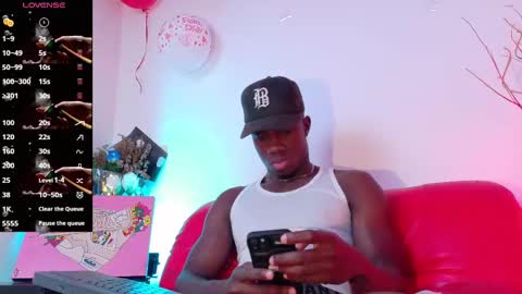 Snapshot of mylowallacee chatting on 6, 3, 2025 Mylo Wallace online show from 6, 3, 2025