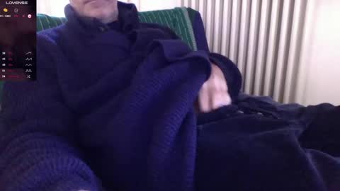 Bi sexy guy lovense hush is on private is open or password show tip if you like. online show from 31, 12, 2024