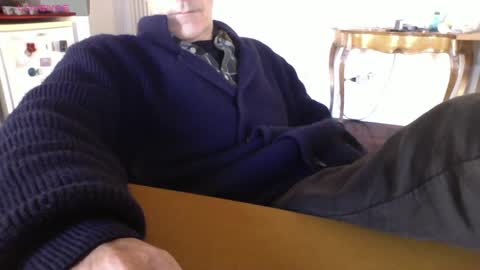 Bi sexy guy lovense hush is on private is open or password show tip if you like. online show from 3, 3, 2025