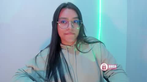 Bella online show from 10, 9, 2025