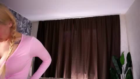 Snapshot of myriambirkett chatting on 25, 6, 2026 Greta online show from 25, 6, 2026