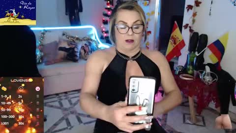 Snapshot of myrnasexxx chatting on 7, 1, 2025 Myrna Sessions online show from 7, 1, 2025