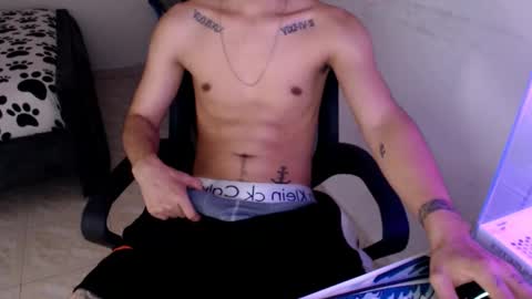 Snapshot of mysteryboy_thin16 chatting on 11, 12, 2024 mysteryboy_thin16 online show from 11, 12, 2024