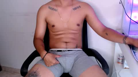 Snapshot of mysteryboy_thin16 chatting on 11, 10, 2025 mysteryboy_thin16 online show from 11, 10, 2025