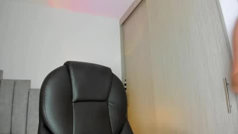 Elena online show from 18, 5, 2026