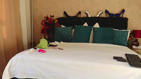 Snapshot of mystiquerosee chatting on 8, 6, 2026 MystiqueRosee online show from 8, 6, 2026