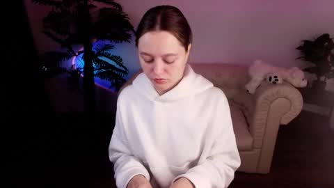 Eva  online show from 1, 10, 2025