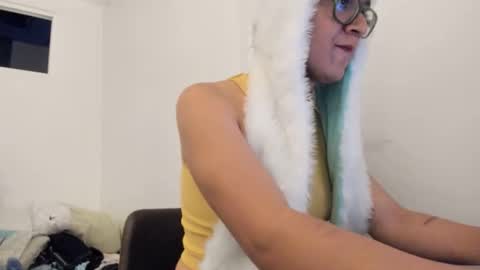 Nadia Clara online show from 25, 11, 2025