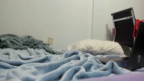 Nadia Clara online show from 1, 12, 2025