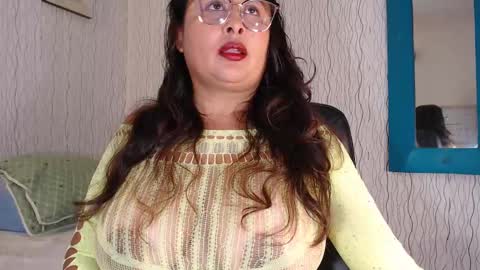 Snapshot of nadiawhite_ chatting on 4, 10, 2025 Nadia online show from 4, 10, 2025