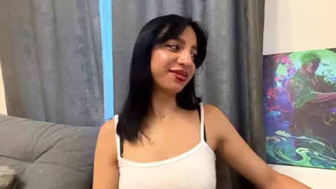 Snapshot of nadinevanni chatting on 19, 7, 2026 Leya online show from 19, 7, 2026