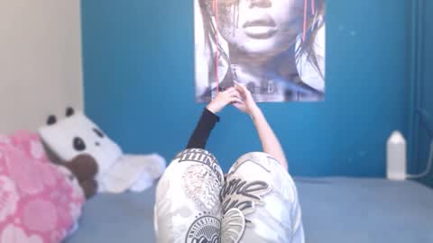 nadinnnea online show from 10, 9, 2025