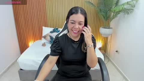 N A H I A online show from 31, 1, 2025