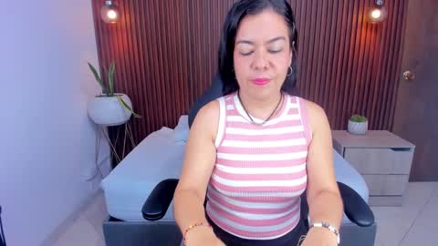 N A H I A online show from 8, 3, 2025