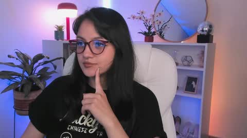 Snapshot of nahiapaws chatting on 4, 5, 2026 Nahia INDEPENDENT MODEL P online show from 4, 5, 2026