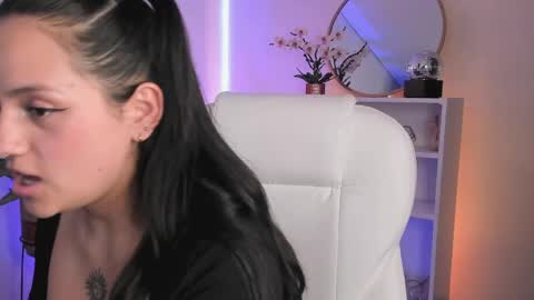 Snapshot of nahiapaws chatting on 18, 5, 2026 Nahia INDEPENDENT MODEL P online show from 18, 5, 2026