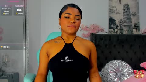NahiaraReina  online show from 1, 1, 2025