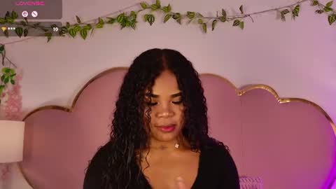 Snapshot of nahiarareina chatting on 17, 6, 2026 NahiaraReina online show from 17, 6, 2026