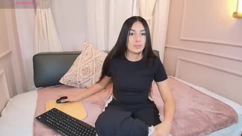 Nahomi online show from 8, 11, 2025