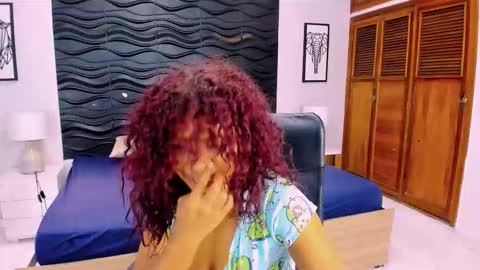 Nahomy online show from 9, 11, 2025