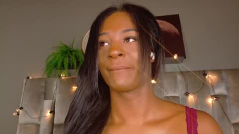 Snapshot of nahomicampbell_ chatting on 25, 5, 2026 VICTORIA online show from 25, 5, 2026