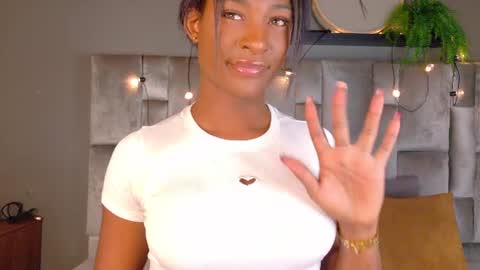 Snapshot of nahomicampbell_ chatting on 26, 6, 2026 VICTORIA online show from 26, 6, 2026
