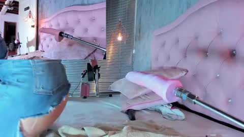   online show from 11, 2, 2025