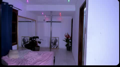 nahomy_hancook online show from 9, 1, 2026