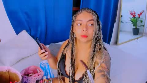 Nahomy online show from 17, 10, 2025