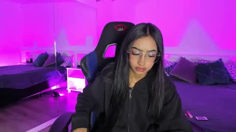 Nahomy  online show from 10, 1, 2026