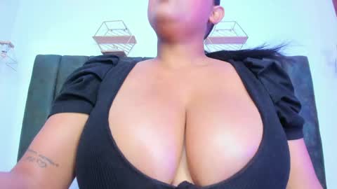Nahomy online show from 30, 5, 2026