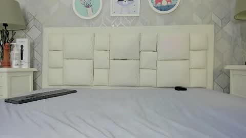 Snapshot of naia_cox chatting on 11, 10, 2025 naia_cox online show from 11, 10, 2025