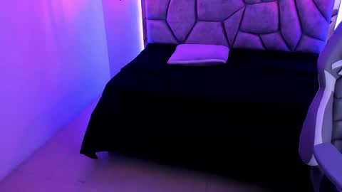 Snapshot of naia_karter chatting on 11, 1, 2025 online show from 11, 1, 2025