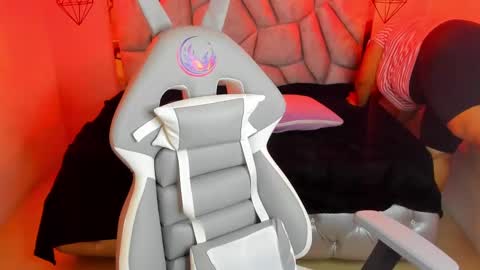 Snapshot of naia_karter chatting on 28, 1, 2025 online show from 28, 1, 2025