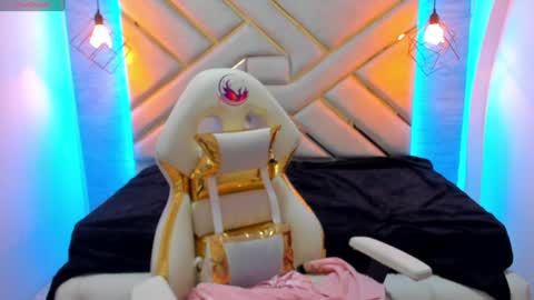 Snapshot of naia_karter chatting on 1, 2, 2025 online show from 1, 2, 2025