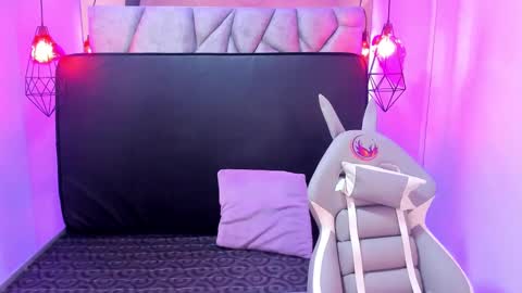 Snapshot of naia_karter chatting on 16, 2, 2025 online show from 16, 2, 2025