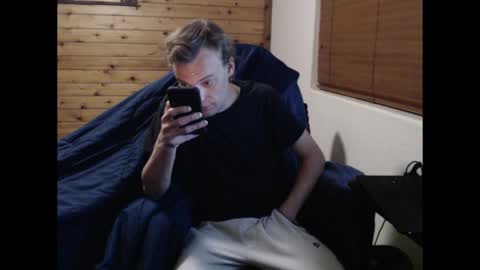 Snapshot of naked_and_chatting chatting on 8, 10, 2025 naked_and_chatting online show from 8, 10, 2025