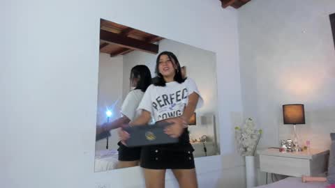 nalamittens online show from 1, 2, 2025