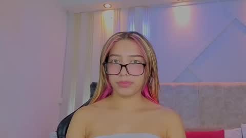 nami_sweet_ online show from 25, 9, 2025