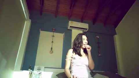 Snapshot of nanamilan_ chatting on 17, 12, 2025 Nana Milan online show from 17, 12, 2025