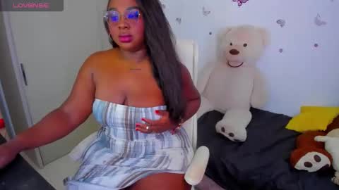 Snapshot of naomi_kiing chatting on 13, 5, 2026 Nathalia King online show from 13, 5, 2026