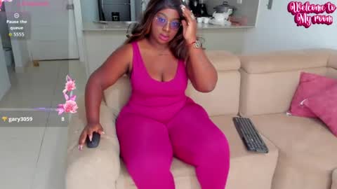 Snapshot of naomi_kiing chatting on 28, 7, 2026 Nathalia King online show from 28, 7, 2026